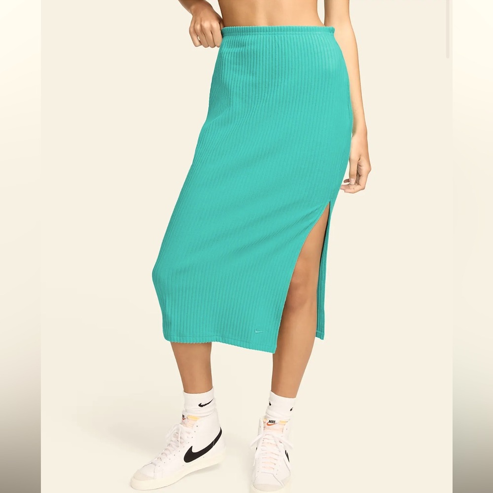 Nike ribbed Midi Skirt Slim fit high rise below the knee green athleisure